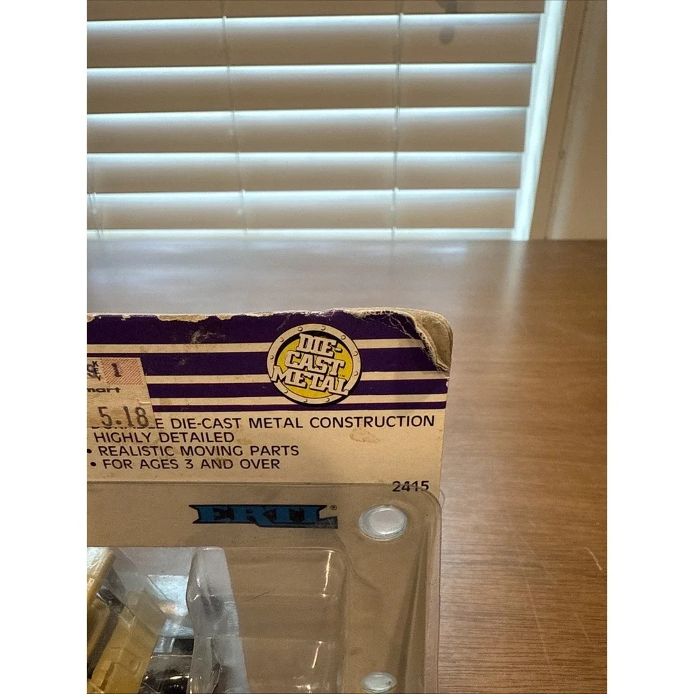 ERTL #2415 Mighty Movers Caterpillar Challenger 65 Tractor 1/64 Scale Diecast